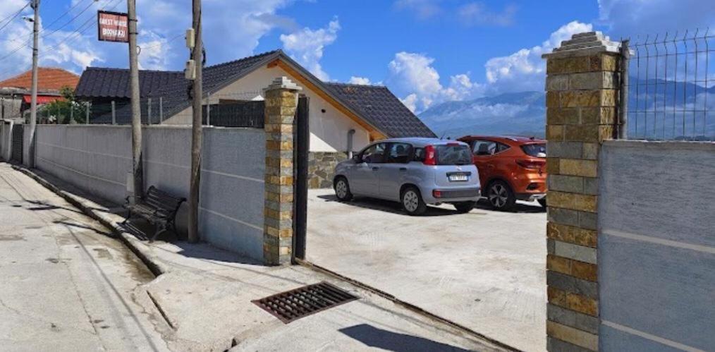 Bixhaku Guesthouse Gjirokastër Buitenkant foto