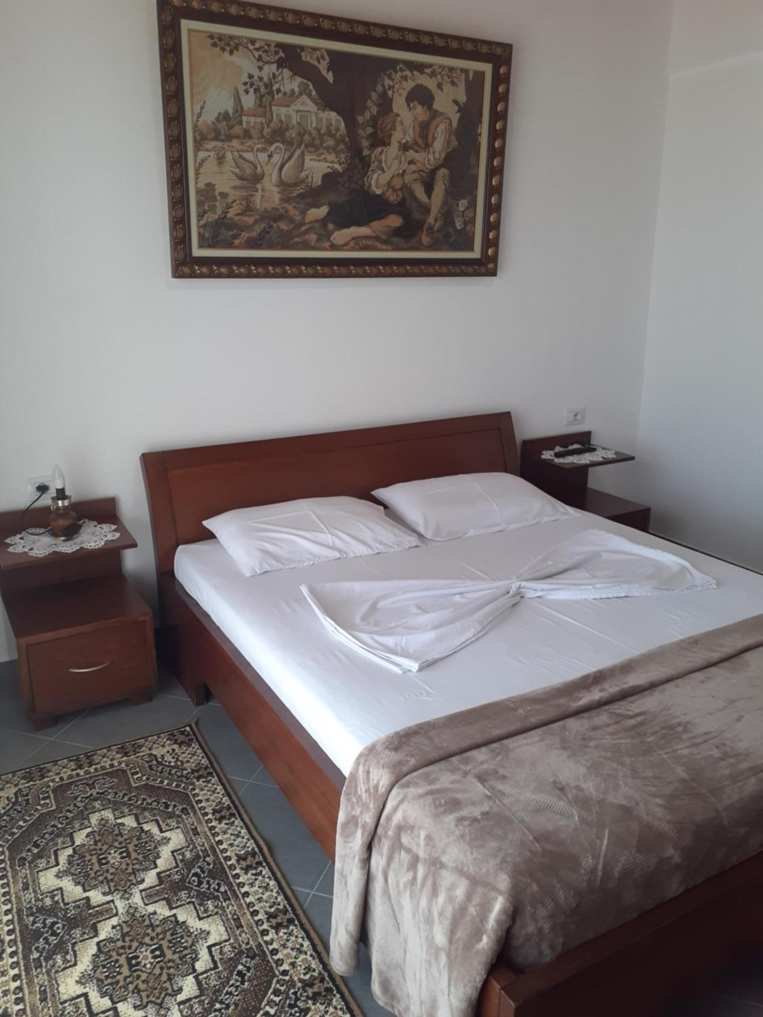 Bixhaku Guesthouse Gjirokastër Kamer foto